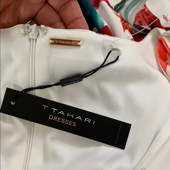 New T Tahari Floral Maxi Dress - Picture 7 of 8